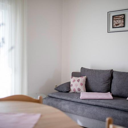 Apartments By The Sea Supetarska Draga - Donja, Rab - 11769 Phòng bức ảnh