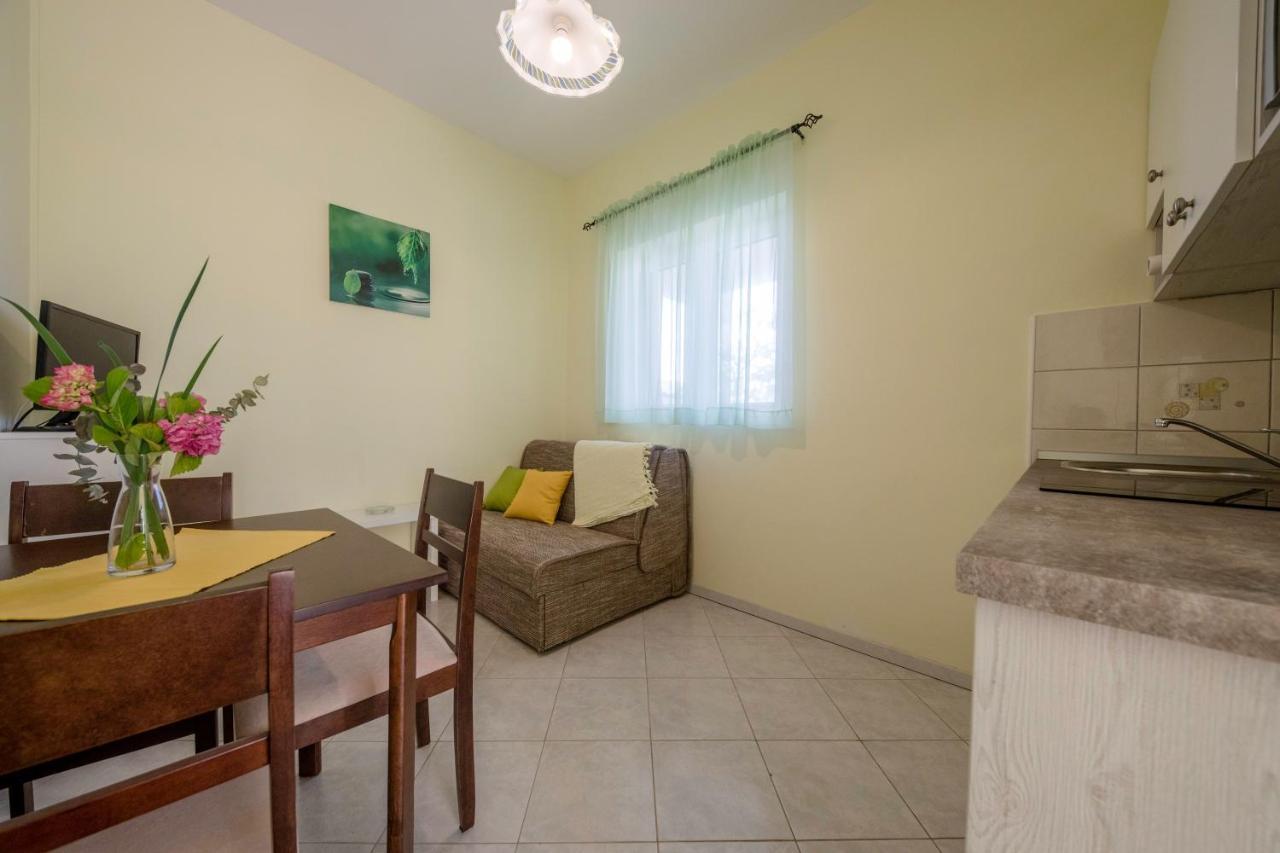 Apartments By The Sea Supetarska Draga - Donja, Rab - 11769 Ngoại thất bức ảnh