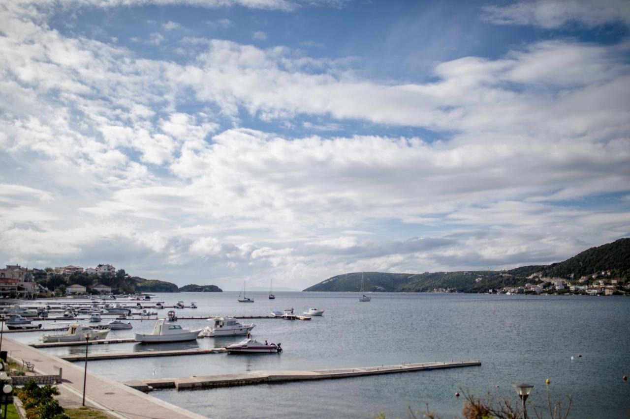 Apartments By The Sea Supetarska Draga - Donja, Rab - 11769 Ngoại thất bức ảnh