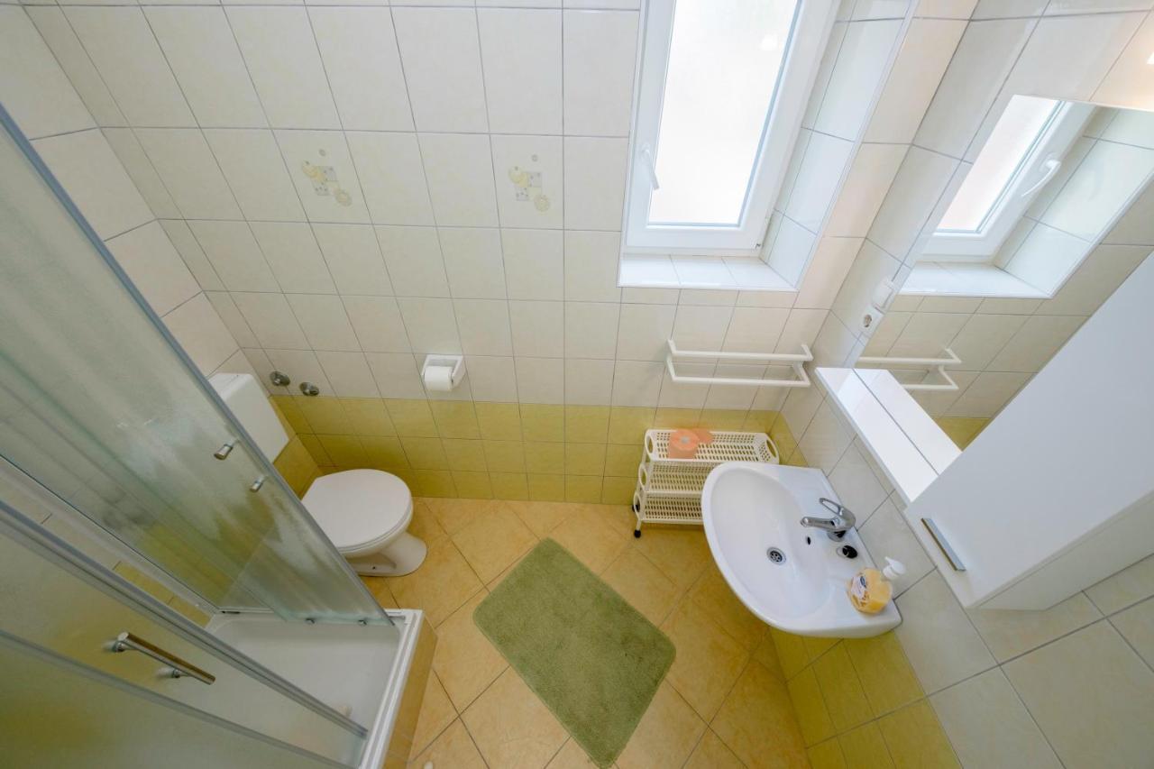 Apartments By The Sea Supetarska Draga - Donja, Rab - 11769 Ngoại thất bức ảnh