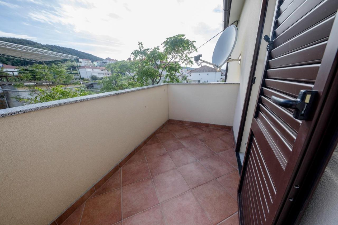 Apartments By The Sea Supetarska Draga - Donja, Rab - 11769 Ngoại thất bức ảnh