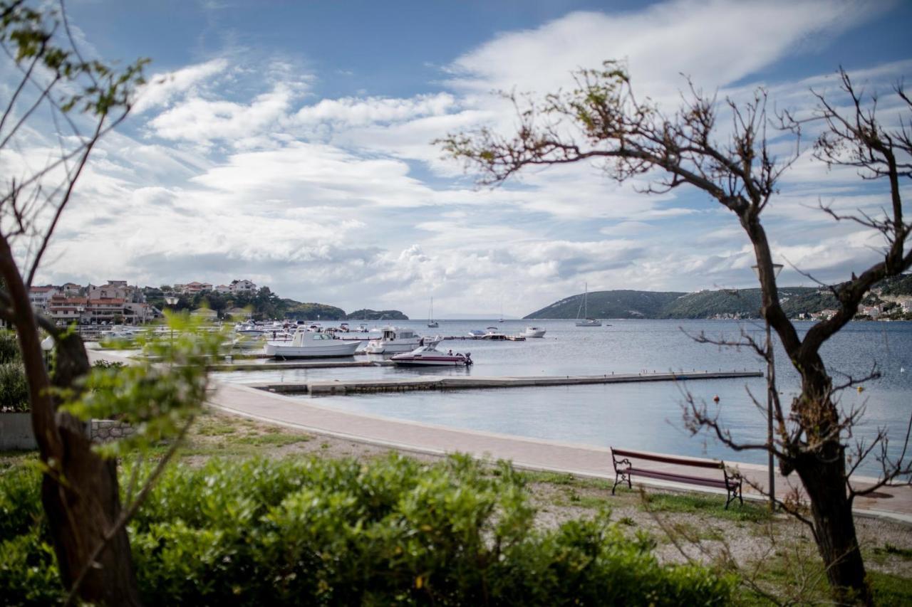 Apartments By The Sea Supetarska Draga - Donja, Rab - 11769 Ngoại thất bức ảnh