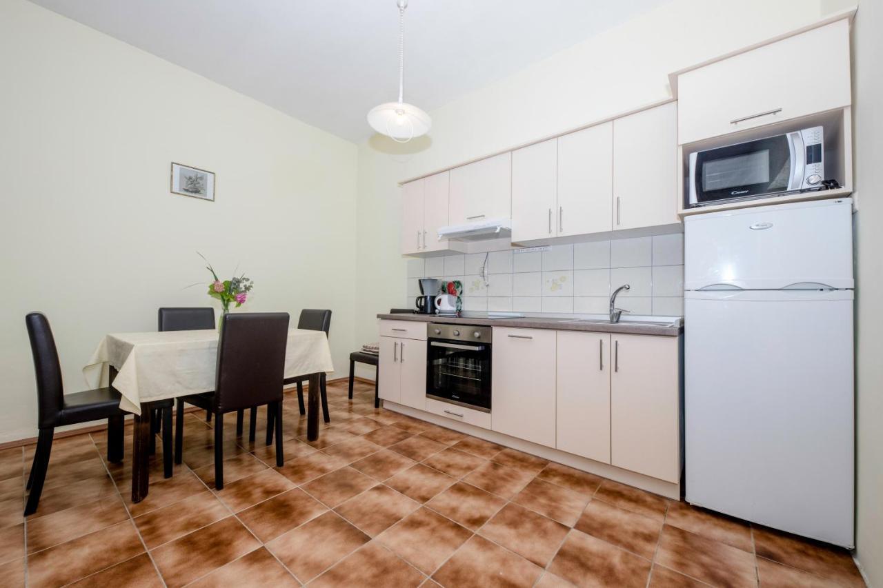 Apartments By The Sea Supetarska Draga - Donja, Rab - 11769 Ngoại thất bức ảnh
