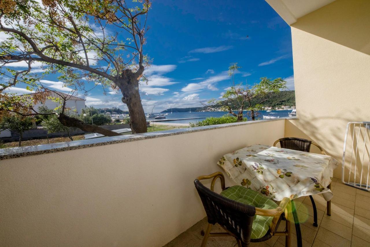 Apartments By The Sea Supetarska Draga - Donja, Rab - 11769 Ngoại thất bức ảnh