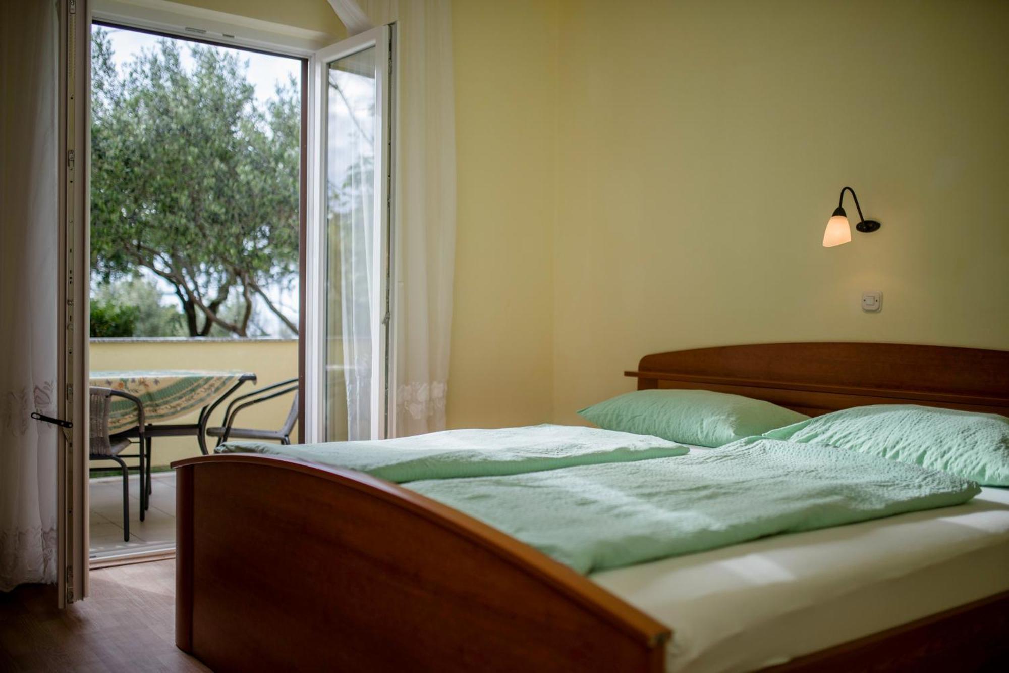 Apartments By The Sea Supetarska Draga - Donja, Rab - 11769 Phòng bức ảnh